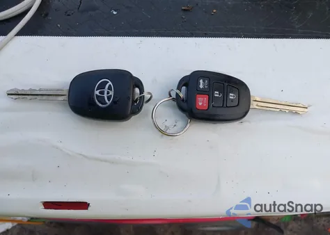 2017 Toyota Corolla Le Eco z USA, uszkodzony, nr VIN 5YFBPRHE5HP609501